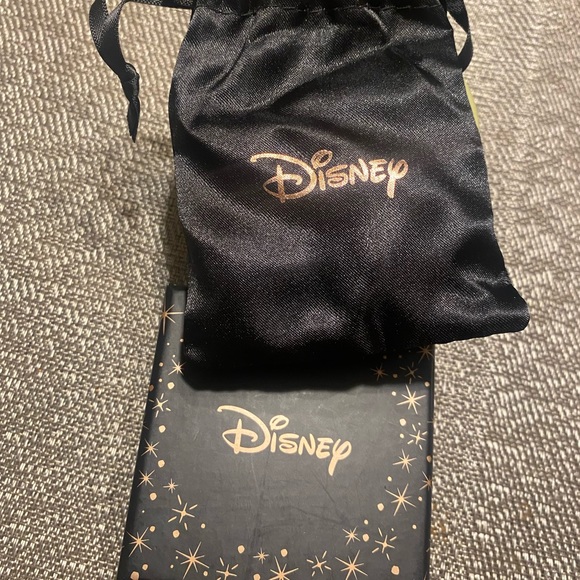 Disney Collection Cultured Freshwater Pearl Sterling Silver Ariel Stud Earrings - Picture 4 of 4